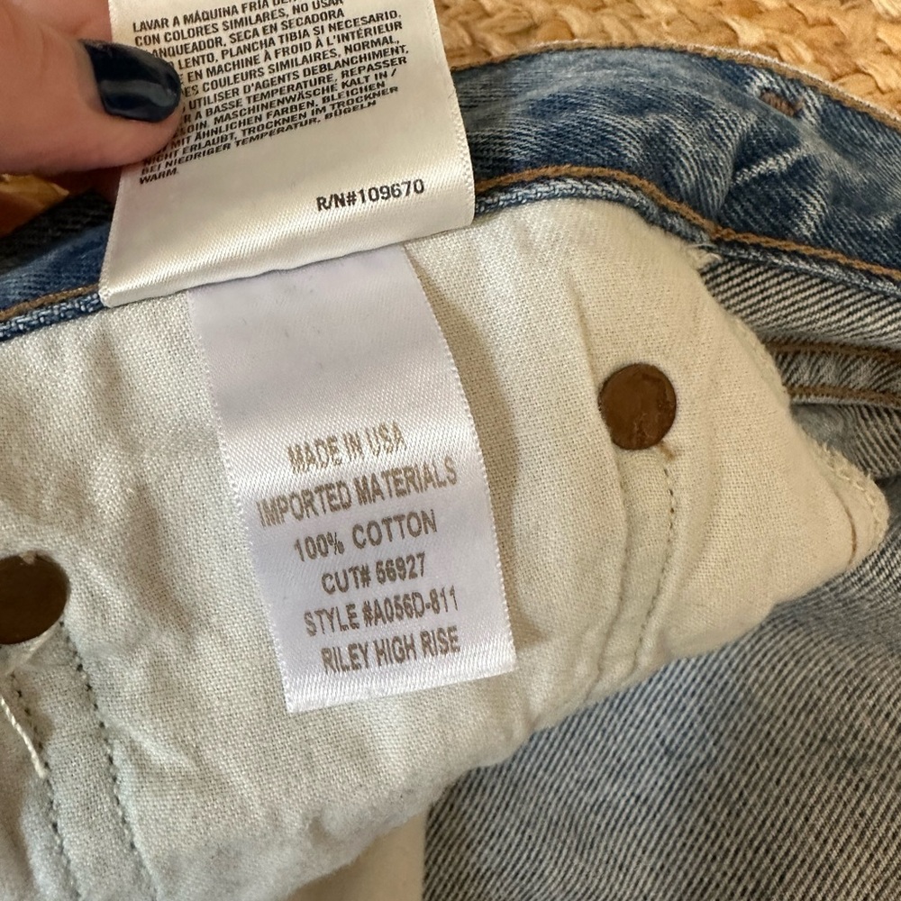 Women’s AGOLDE Riley High Rise - size 29 - Like New - Zephyr Wash